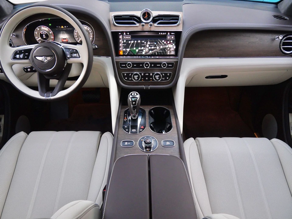 2026 Bentley Bentayga - Image 4 of 25
