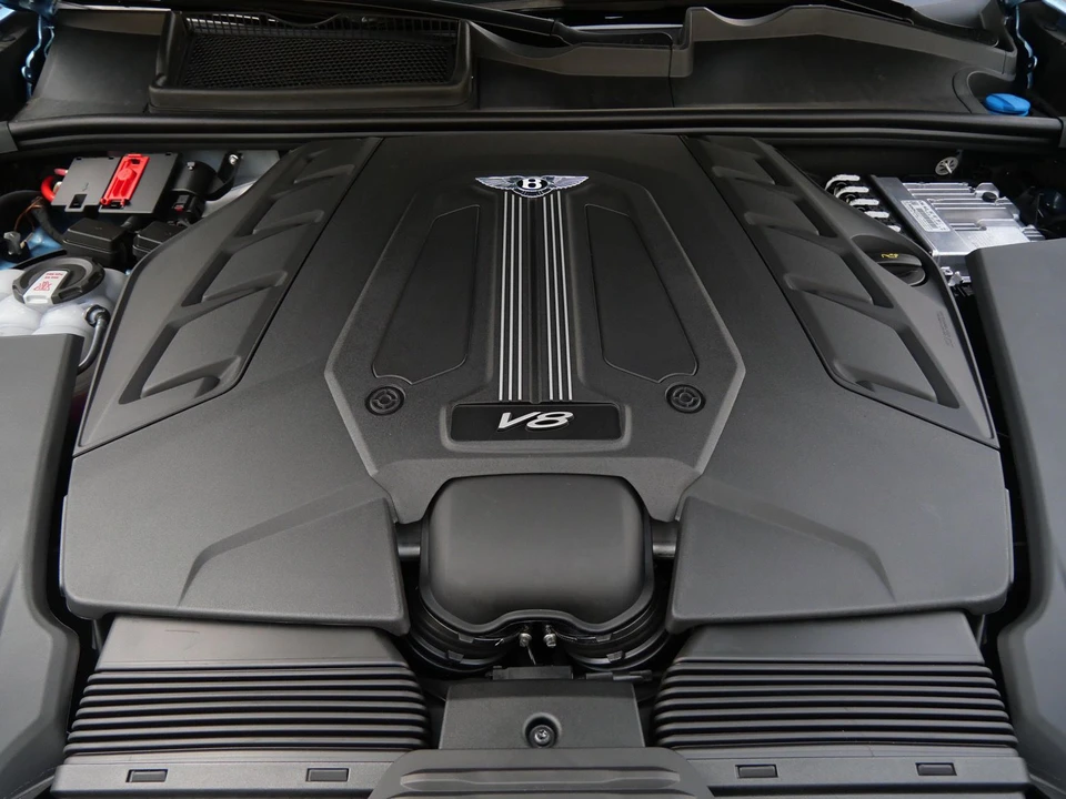 2026 Bentley Bentayga - Image 25 of 26