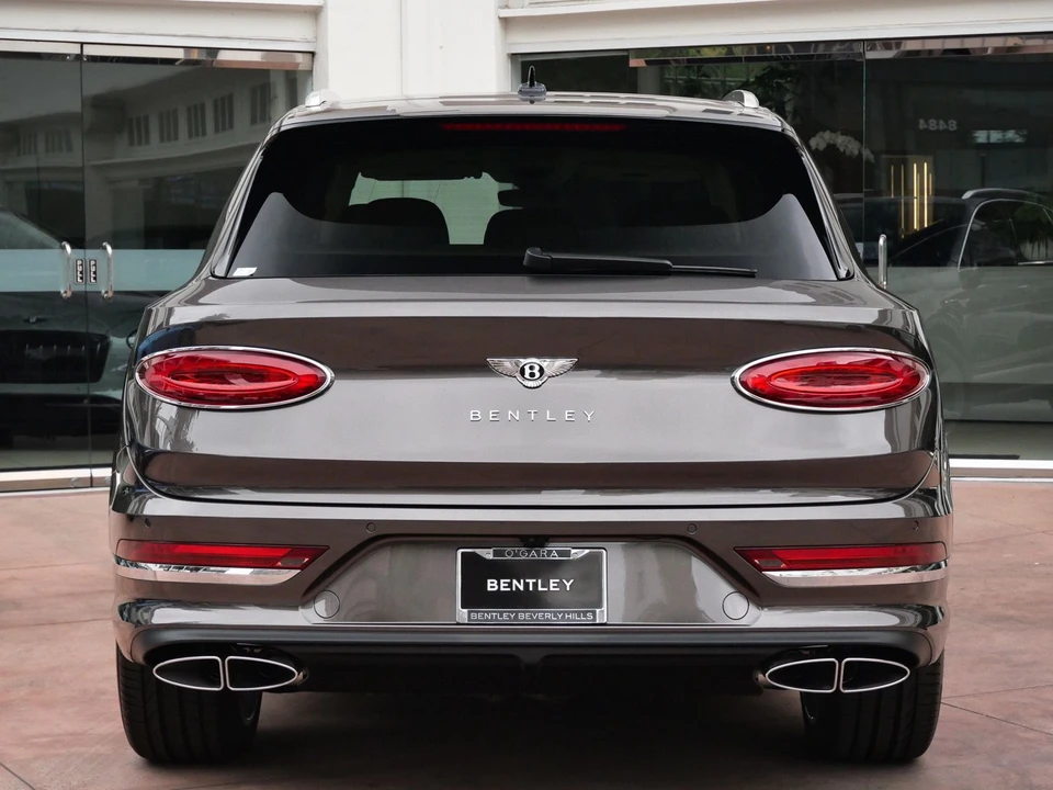 2026 Bentley Bentayga - Image 7 of 25