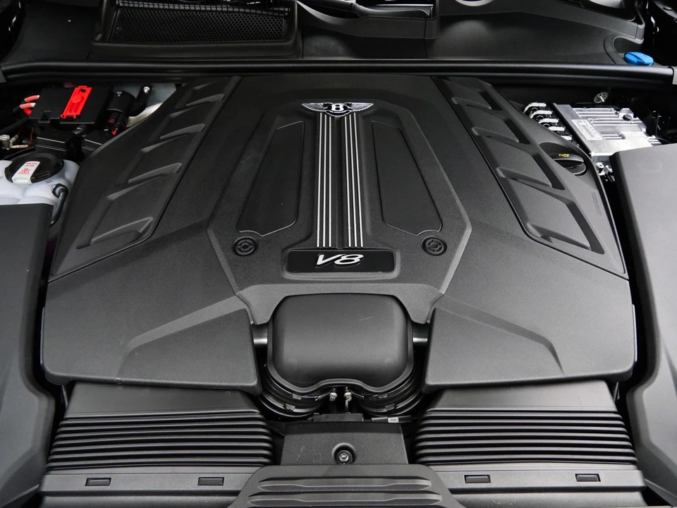 2026 Bentley Bentayga - Image 24 of 25