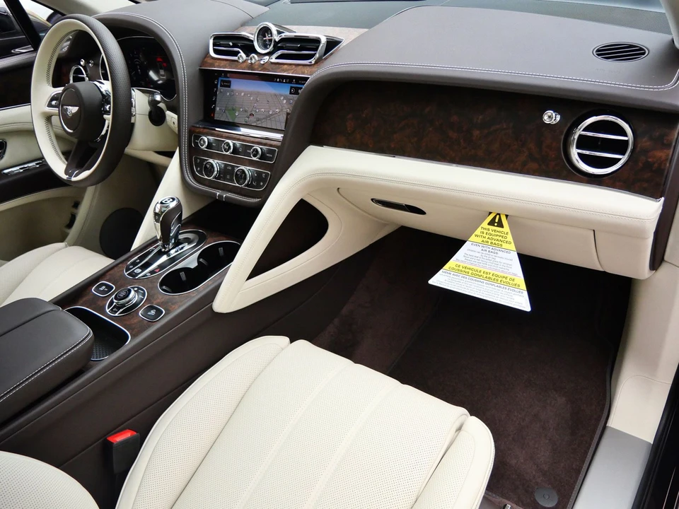 2026 Bentley Bentayga - Image 2 of 25
