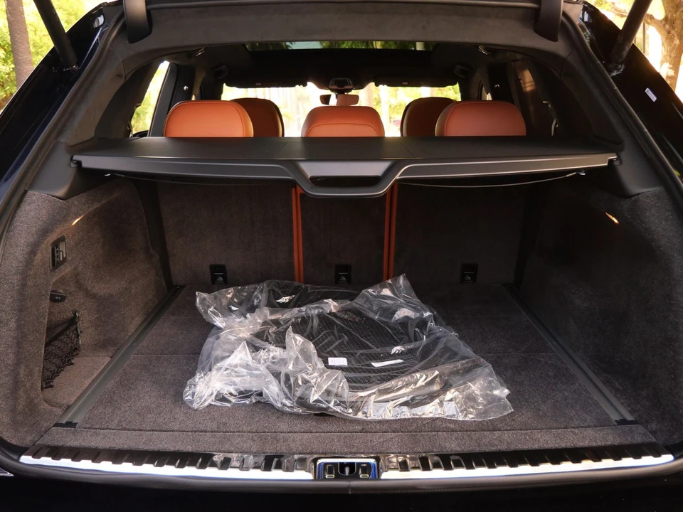 2026 Bentley Bentayga - Image 23 of 26