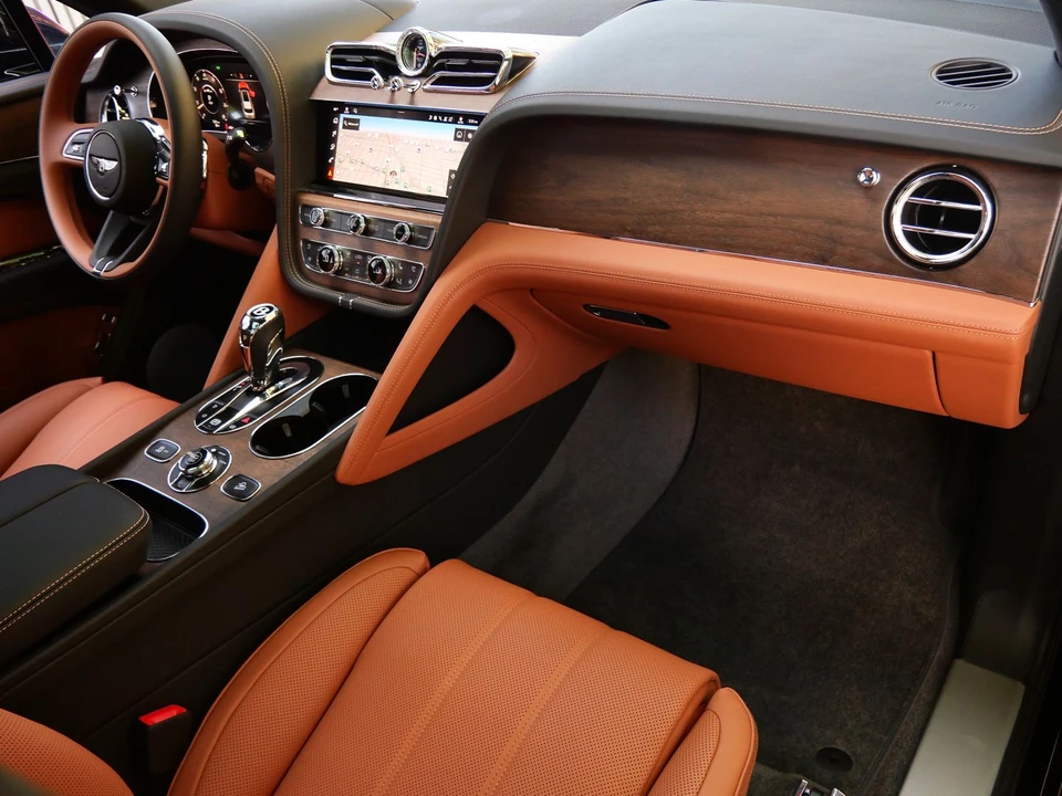 2026 Bentley Bentayga - Image 2 of 26