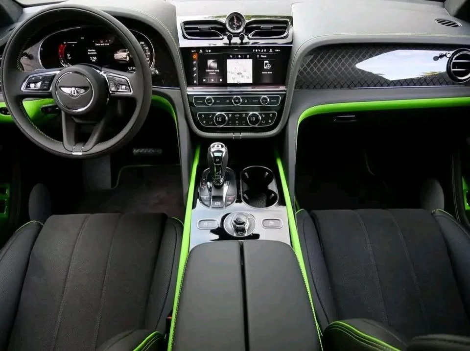 2025 Bentley Bentayga - Image 3 of 4