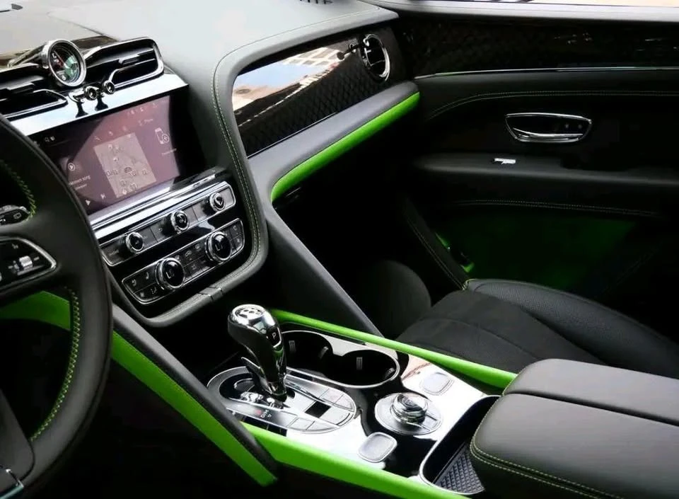2025 Bentley Bentayga - Image 4 of 4