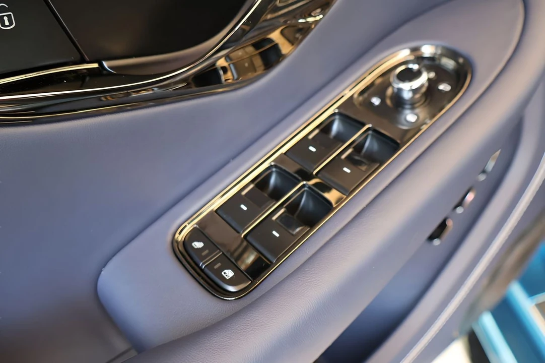 2026 Bentley Continental GT 4th Gen - Image 13 of 31