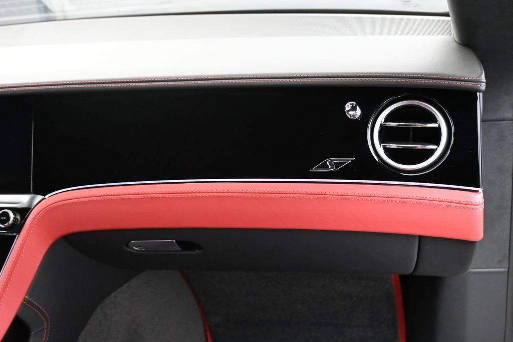 2026 Bentley Continental GT 4th Gen - Image 28 of 31