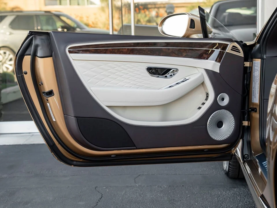 2026 Bentley Continental GTC - Image 17 of 31