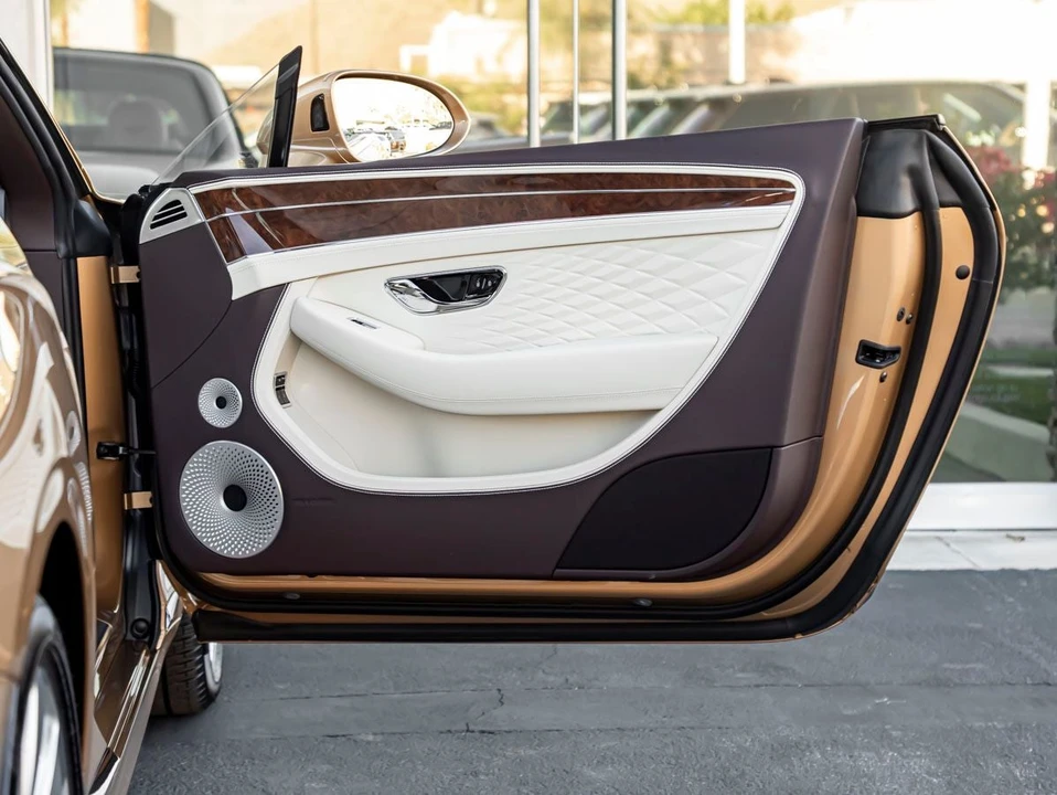 2026 Bentley Continental GTC - Image 30 of 31