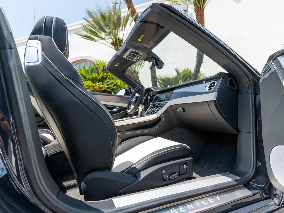 2026 Bentley Continental GTC - Image 20 of 31