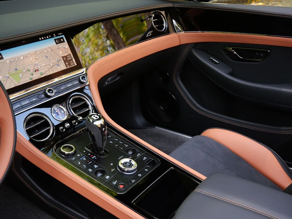 2026 Bentley Continental GTC - Image 16 of 27