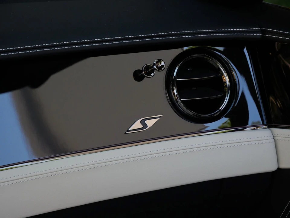 2026 Bentley Continental GTC - Image 21 of 25