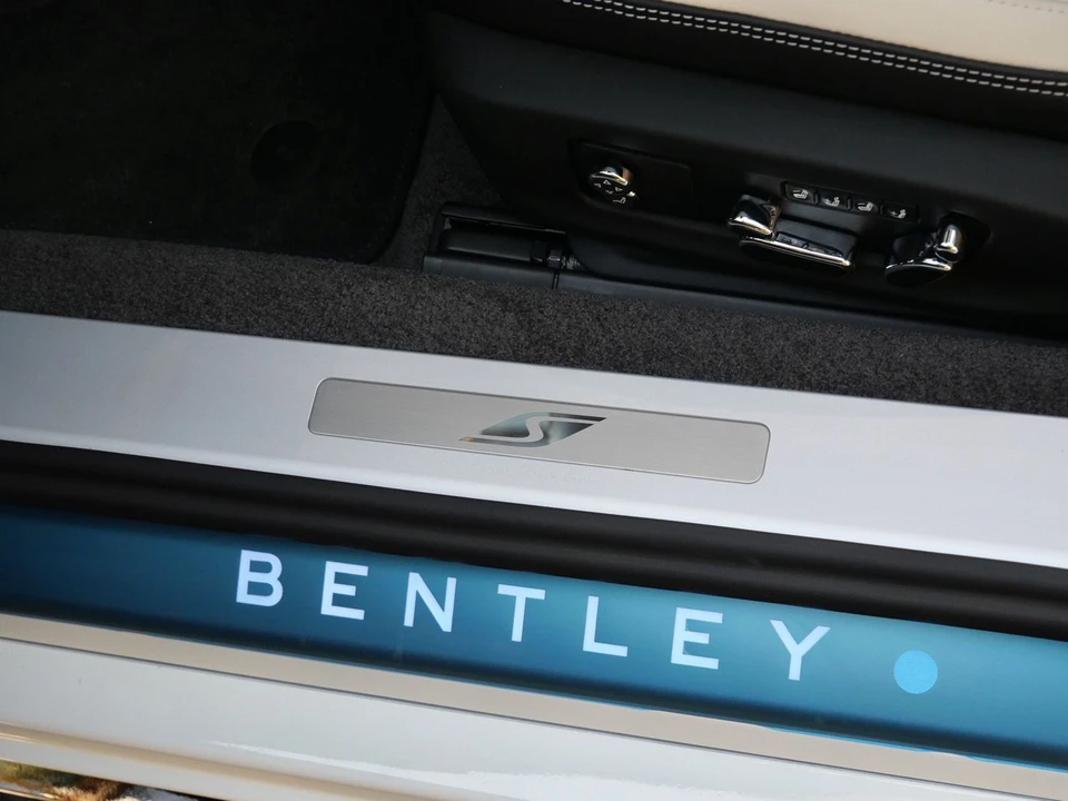 2026 Bentley Continental GTC - Image 16 of 25