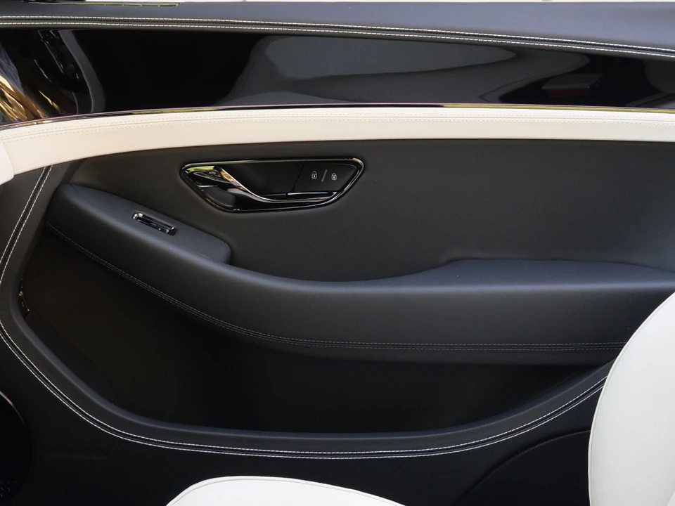 2026 Bentley Continental GTC - Image 15 of 25