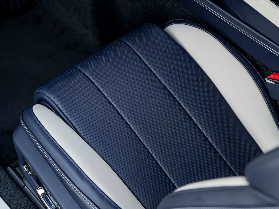 2026 Bentley Continental GTC - Image 19 of 31