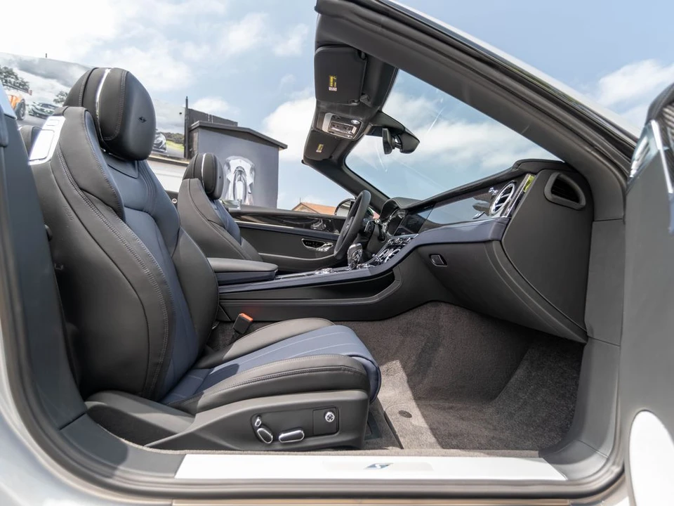 2026 Bentley Continental GTC - Image 17 of 31