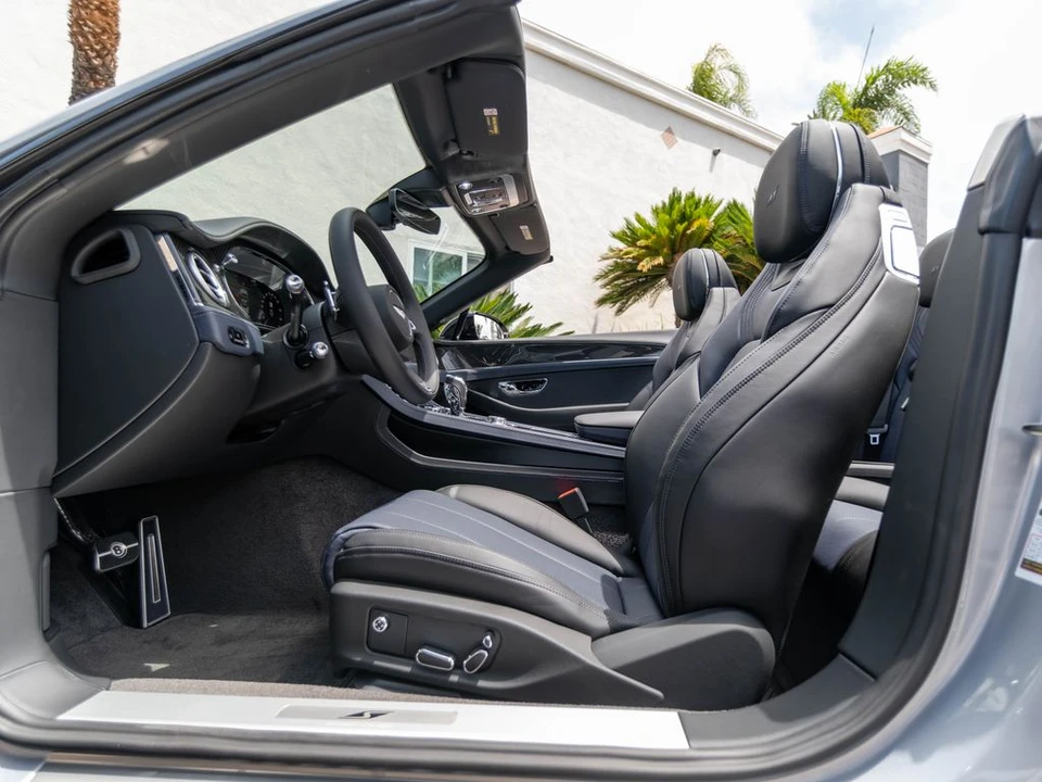2026 Bentley Continental GTC - Image 12 of 31