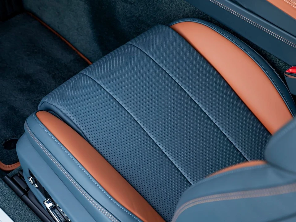 2026 Bentley Continental GTC - Image 19 of 31