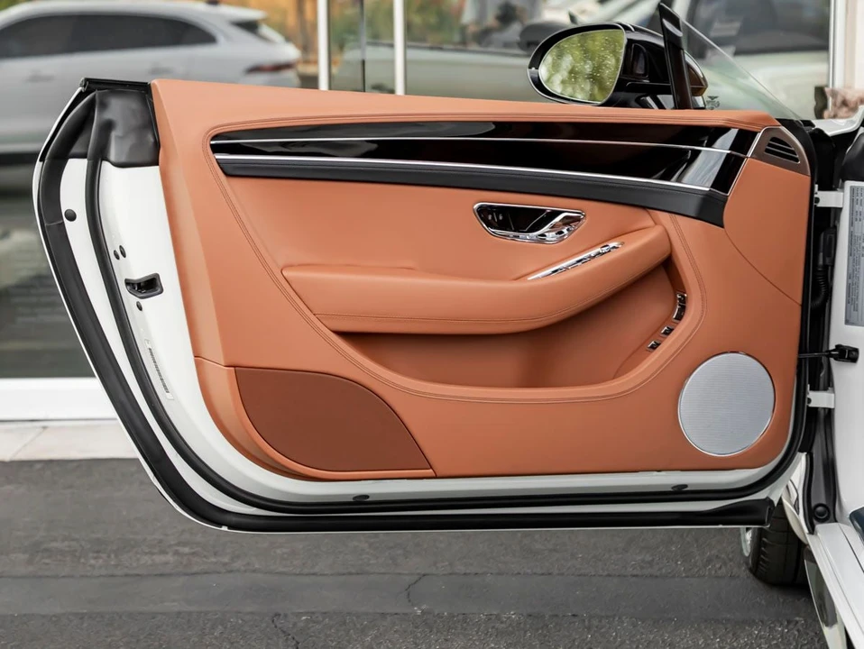 2026 Bentley Continental GTC - Image 17 of 31