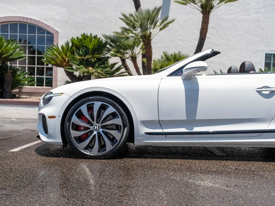 2026 Bentley Continental - Image 22 of 31