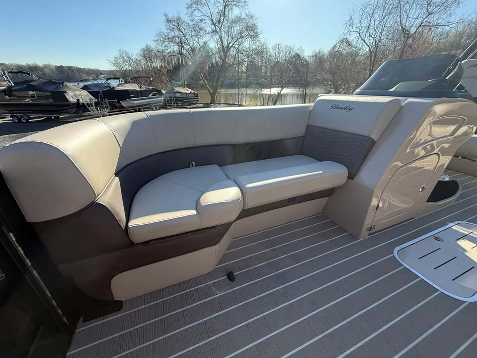 2026 Bentley - Image 12 of 19