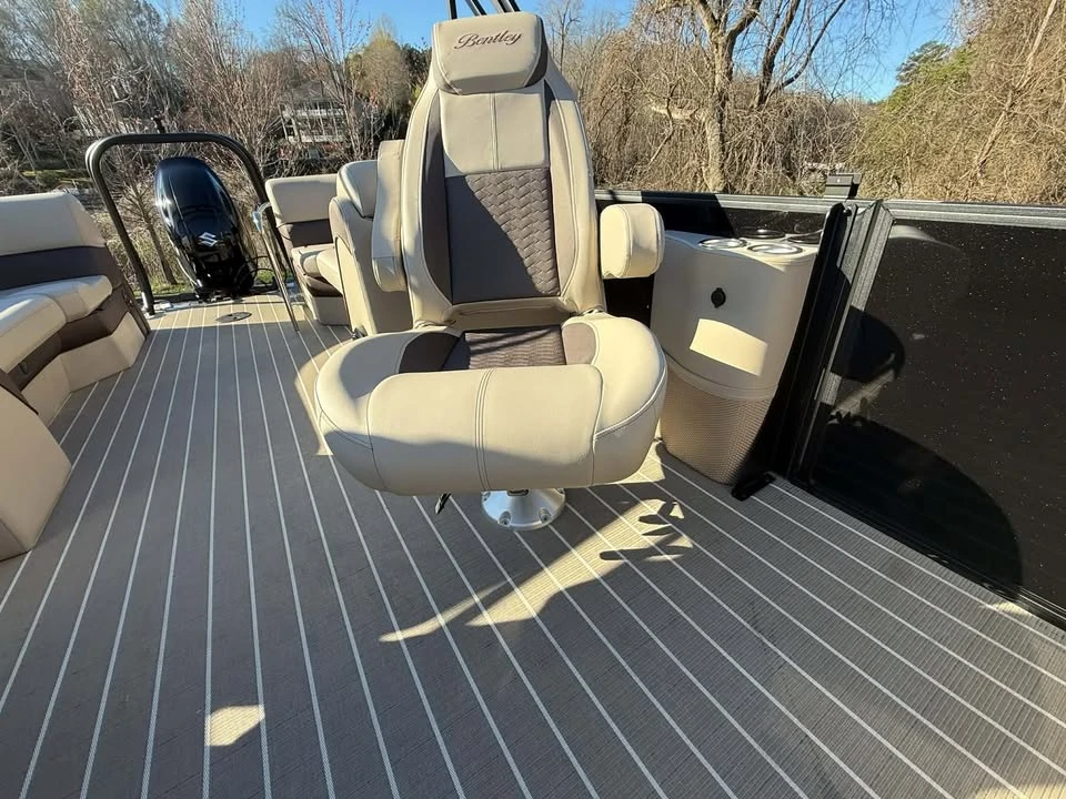 2026 Bentley - Image 16 of 19