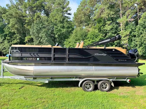 2026 Bentley Elite 223 Admiral