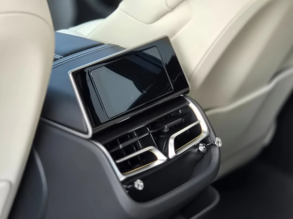 2026 Bentley Continental Flying Spur - Image 9 of 18