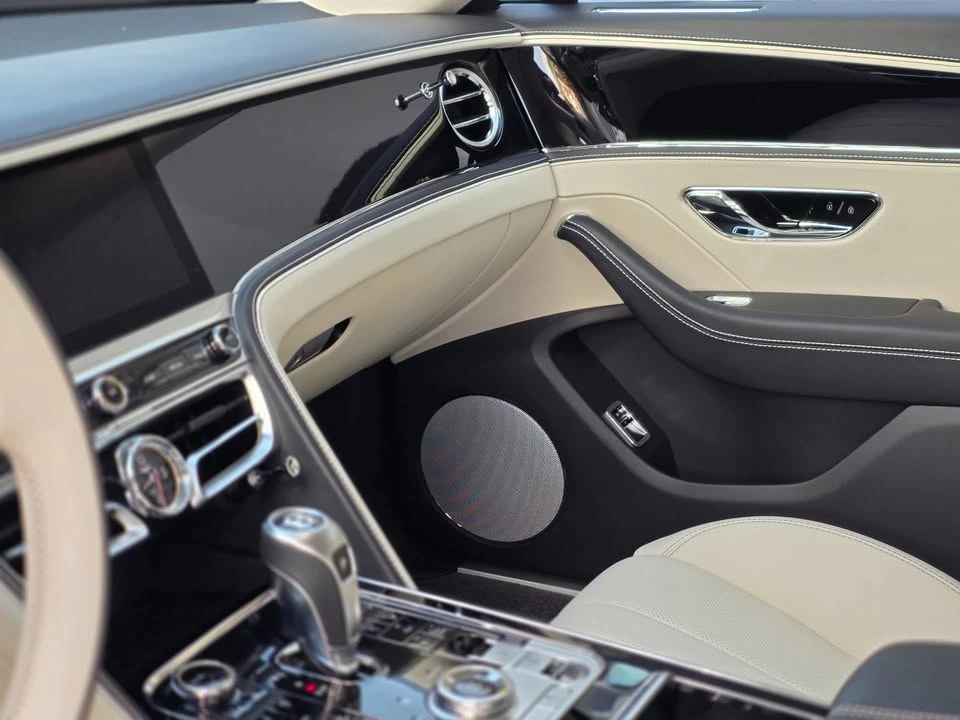 2026 Bentley Continental Flying Spur - Image 15 of 18
