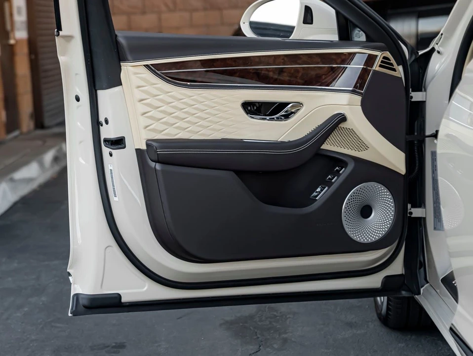 2026 Bentley Continental - Image 15 of 31
