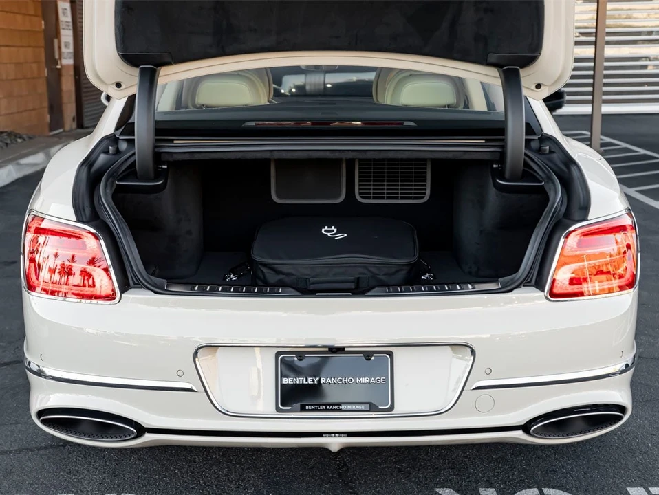 2026 Bentley Continental - Image 28 of 31