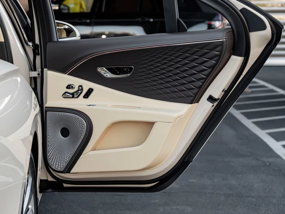 2026 Bentley Continental - Image 29 of 31