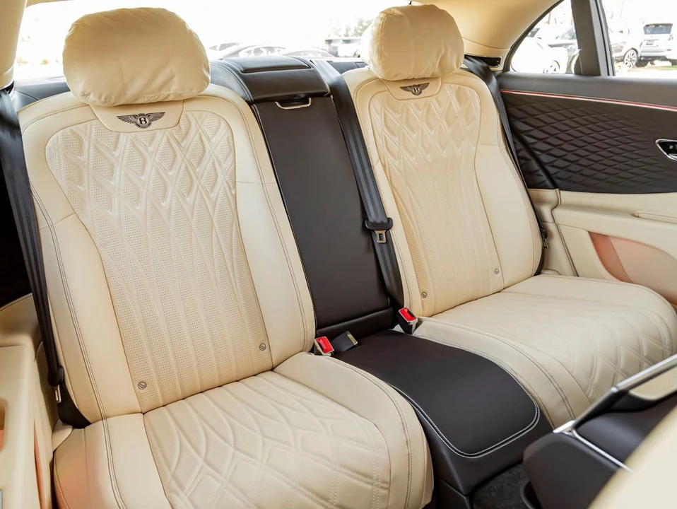 2026 Bentley Continental - Image 30 of 31