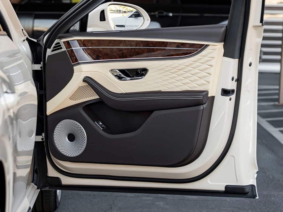 2026 Bentley Continental - Image 31 of 31