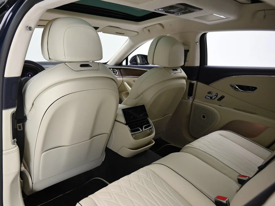 2026 Bentley Continental Flying Spur - Image 19 of 31