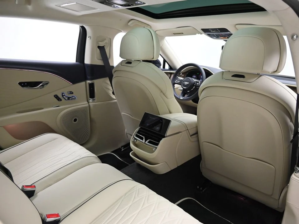 2026 Bentley Continental Flying Spur - Image 20 of 31