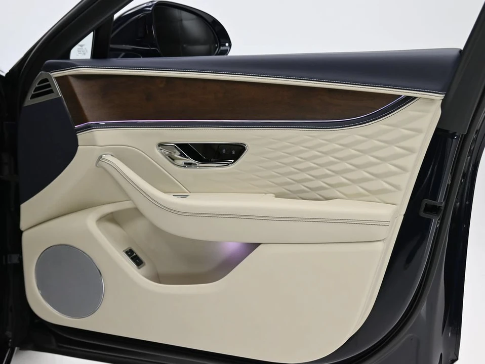 2026 Bentley Continental Flying Spur - Image 31 of 31