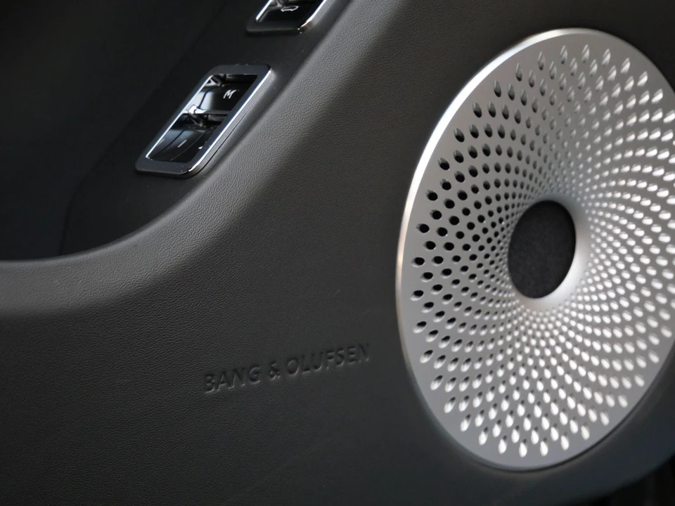 2026 Bentley - Image 16 of 29