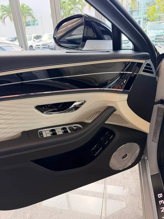 2026 Bentley - Image 15 of 20
