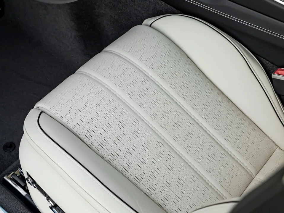 2026 Bentley Continental - Image 20 of 31