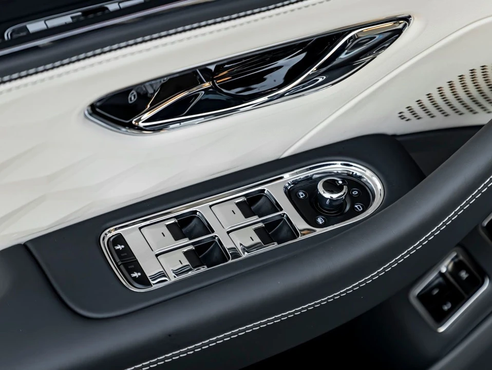 2026 Bentley Continental - Image 30 of 31