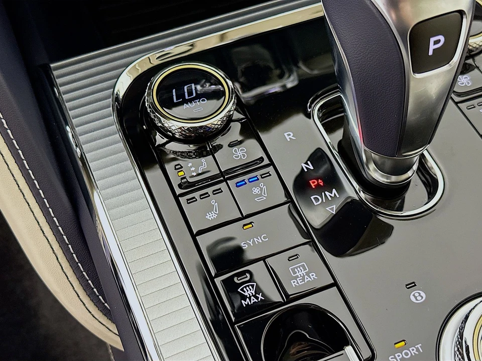 2026 Bentley Continental - Image 28 of 31