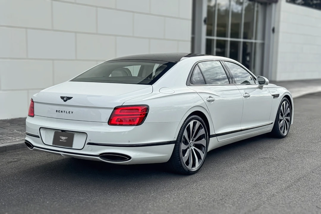 2026 Bentley Continental Flying Spur - Image 9 of 27
