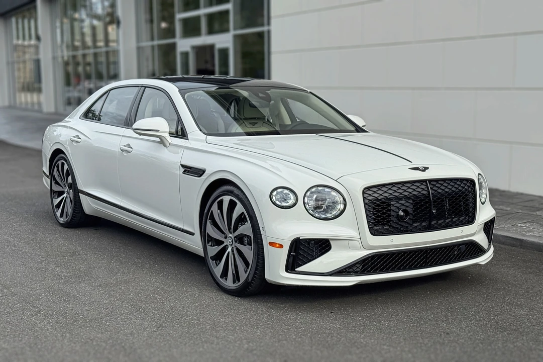 2026 Bentley Continental Flying Spur - Image 14 of 27