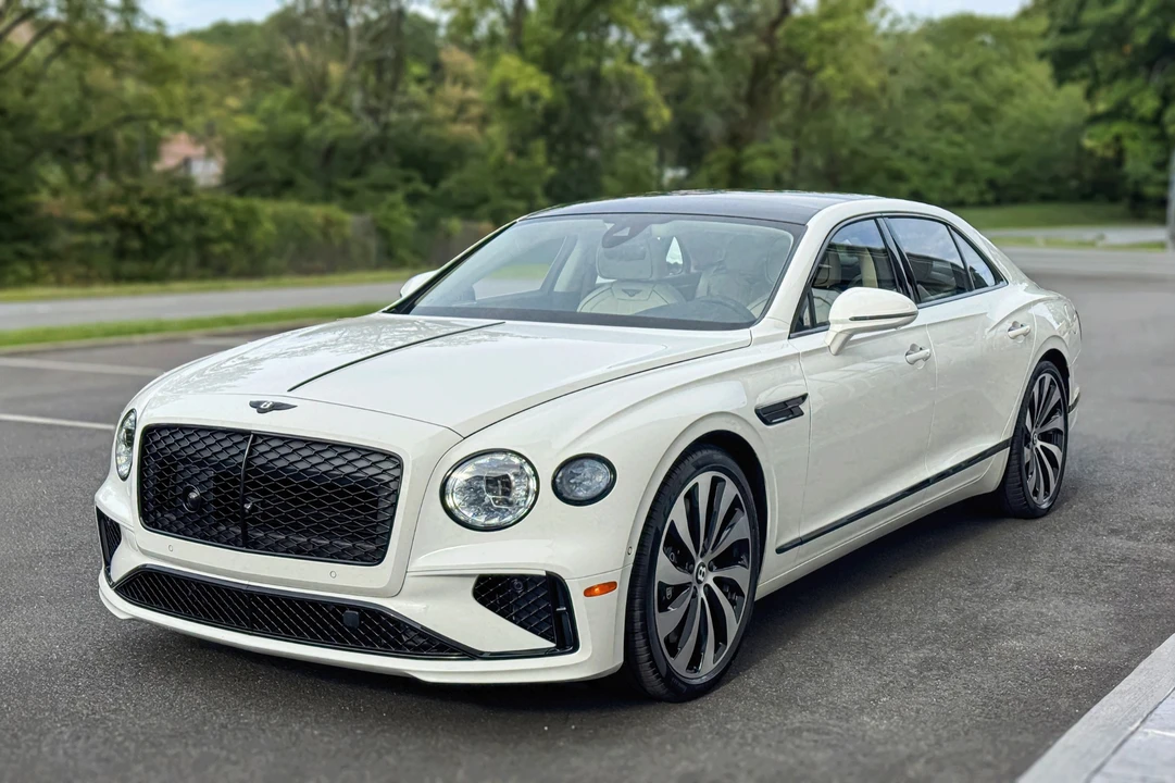 2026 Bentley Continental Flying Spur - Image 15 of 27