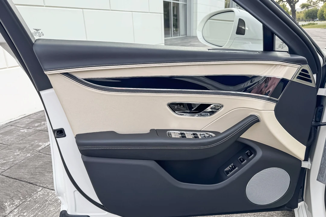 2026 Bentley Continental Flying Spur - Image 16 of 27