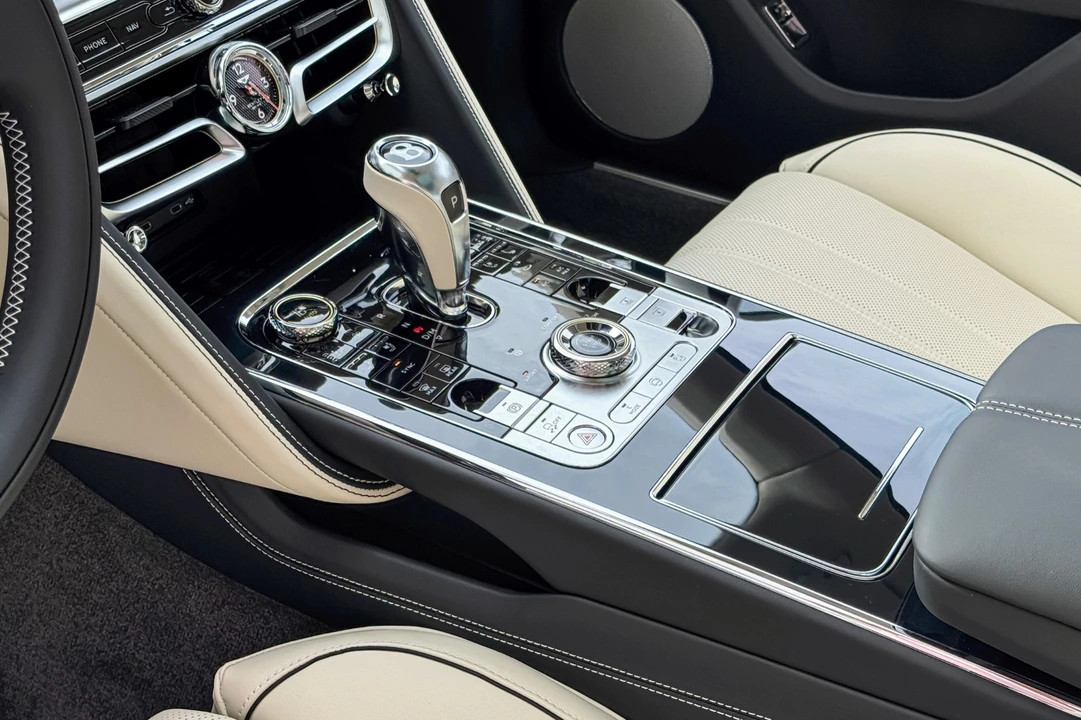 2026 Bentley Continental Flying Spur - Image 18 of 27