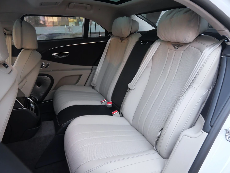 2026 Bentley - Image 22 of 27