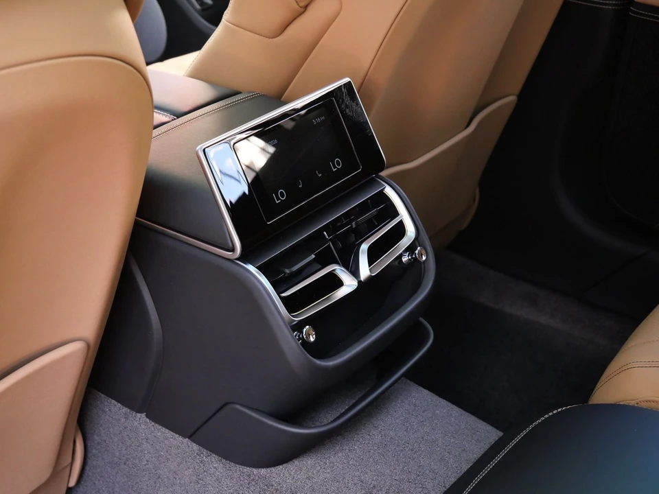 2026 Bentley Continental - Image 19 of 27