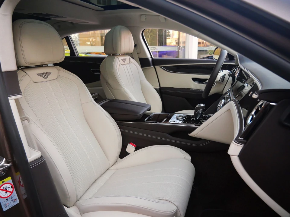 2026 Bentley Continental - Image 26 of 28